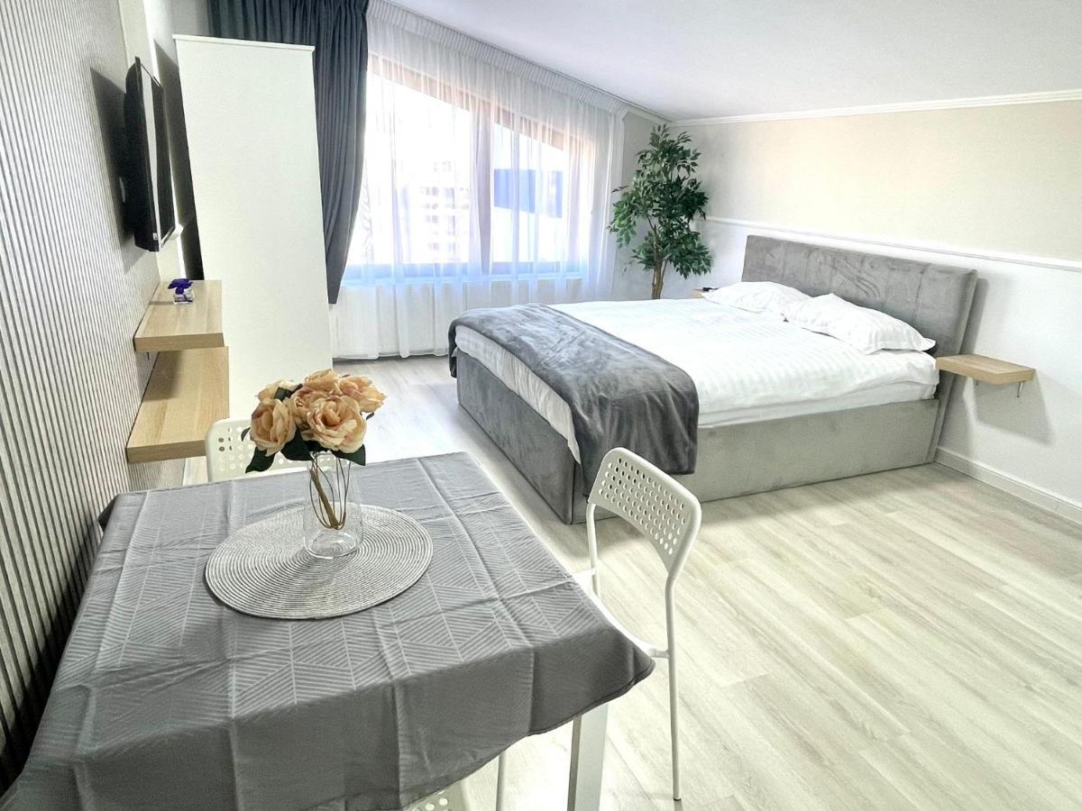 Baneasa Luxury Apartaments Bukarest Eksteriør billede